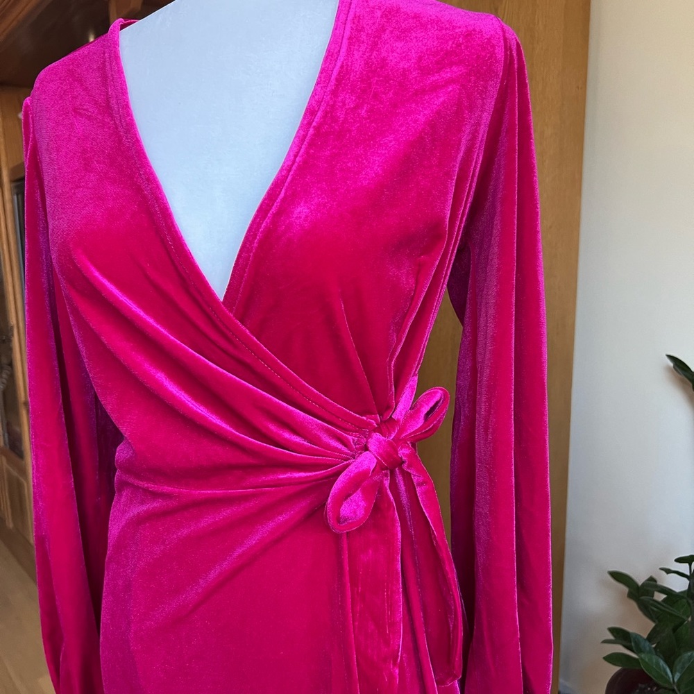 𝑩𝒀𝑰𝑵𝑵𝑺 𝑾𝑶𝑴𝑬𝑵'𝑺 𝑹𝑼𝑭𝑭𝑳𝑬 𝑾𝑹𝑨𝑷 𝑫𝑹𝑬𝑺𝑺 - Picture 2 of 4